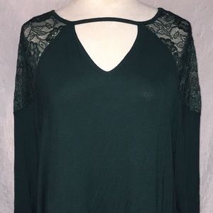 Maurice’s blk top with lace shoulders